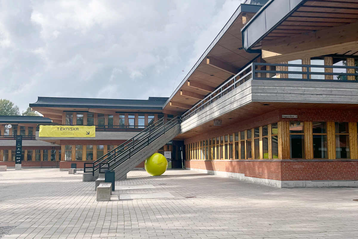 I går var vi tillsammans och besökte våra systerföreningar Hässelby-Vällingby Fastighetsägare och Fastighetsägare i Järva i deras nya fina kontor i Campus Tensta. Det är alltid givande och trevligt att träffas, nätverka och utbyta erfarenheter.