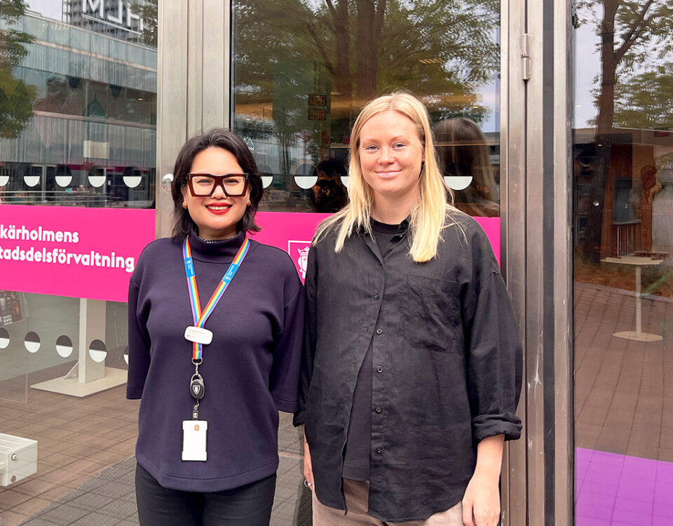 Yaowapa Karlsson, äldrefältare och verksamhetsutvecklare på Skärholmens Stadsdelsförvaltning och Johanna Lindström, områdessamordnare på Skärholmens stadsdelsförvaltning